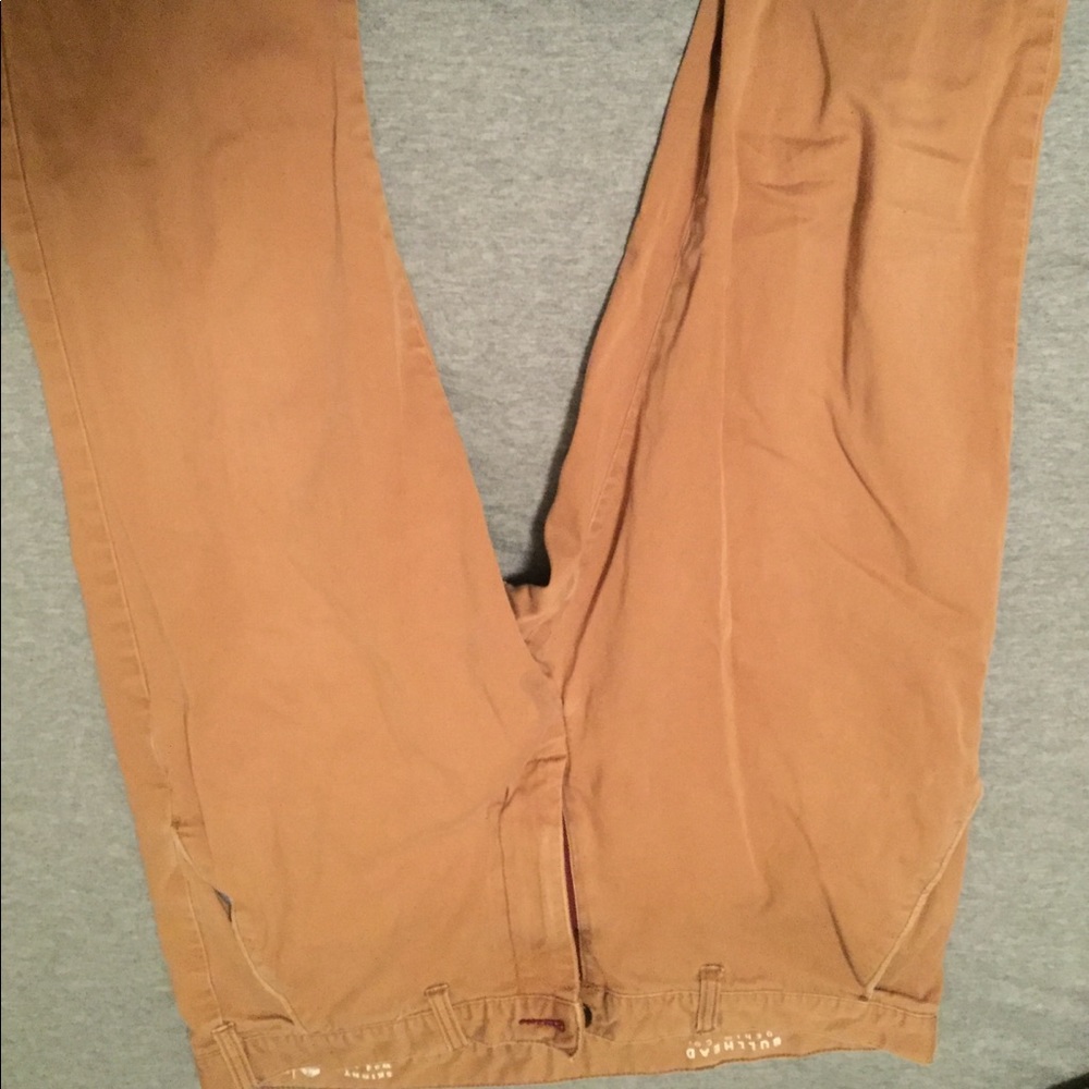 Bullhead khaki’s, like new condition!